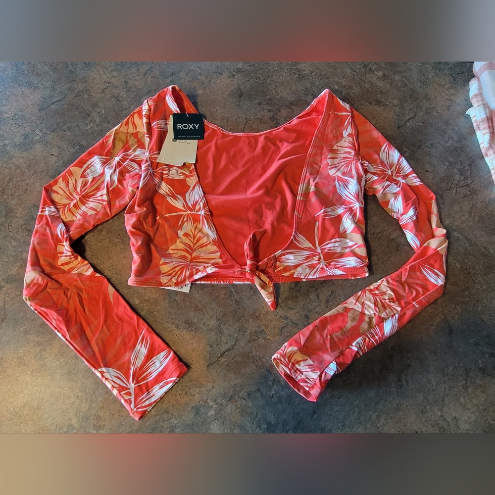 Roxy Outfit - Boardshorts And Crop Top